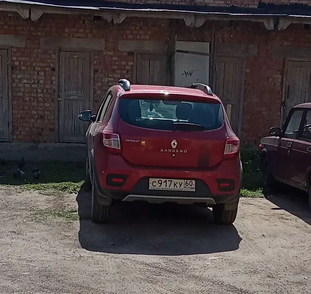 Лот № 1. Автомобиль Renault Sandero, 2018 года выпуска, государственный номер C917КУ60, идентификационный номер (VIN) X7L5SREAG61240706. Местонахождение: Псковская обл., г. Велике Луки, ул. Пионерская, д. 20. Основание для реализации на торгах - постановление судебного пристава-исполнителя о передаче имущества на торги. Должник (собственник) – Елисеева И.В.