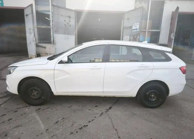 Продажа транспортного средства Легковые автомобили LADA VESTA (VIN) XTAGFK110LY403803