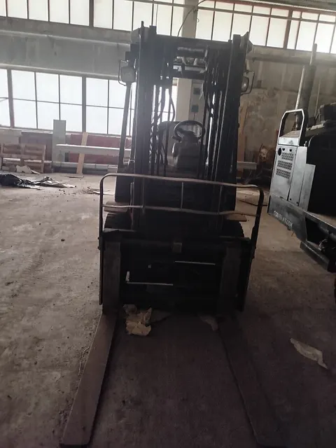 Самоходная машина KOMATSU FD25HC-16