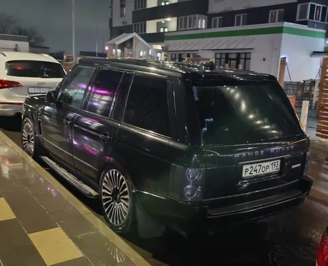 Д-к Авенян В.В. А/м ЛЕНД РОВЕР RANGE ROVER, г/в 2008, г/н Р247ОР193, VIN SALLMAM348A294568. Обременение: арест, н/ц 1 442 000,00 руб., з-к 288 400,00 руб., ш/а 14 420,00 руб.
