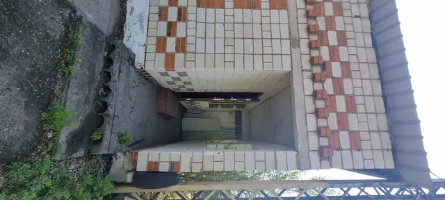 Нежилое здание (касса), 1990 года ввода в эксплуатацию, кадастровый (или условный) номер 79:02:1300019:59, общей площадью 14,5 кв.м. с земельным участком кадастровый номер 79:02:1300019:55, общей площадью 42,0 кв.м расположенные по адресу: ЕАО, Октябрьский район, с. Амурзет, ул. Крупской, д. 2а