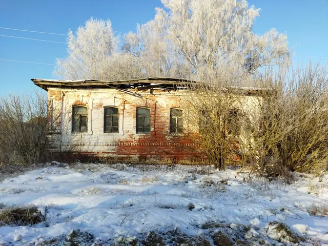 здание, назначение: нежилое, этаж 1, общей площадью 113,7 кв.м, кадастровый номер 62:04:0790101:487, расположенное по адресу: Рязанская область, Касимовский район, с. Квасьево, с одновременным отчуждением земельного участка, площадью 963 кв.м,К№ 62:04:0790101:628, разрешенное использование: для ведения личного подсобного хозяйства, категория земель: земли населенных пунктов, расположенного по адресу: Рязанская область, Касимовский район, с. Квасьево