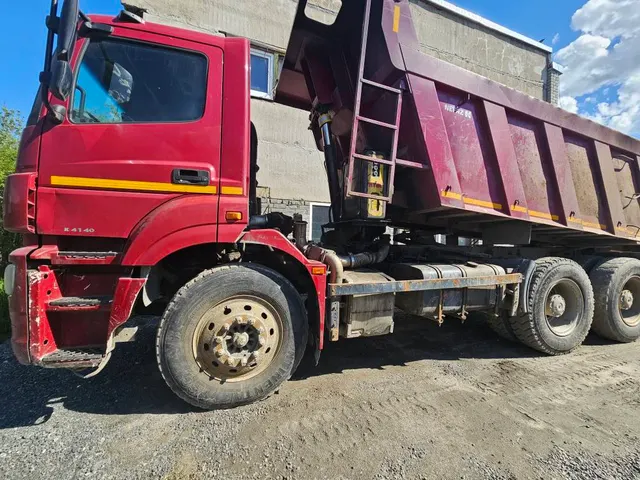 Грузовой автомобиль Камаз, 6580, 2020 г.в., VIN XTC658005L2536930, г.н. В306КТ01, цвет красный, на ходу, есть повреждения переднего бампера. Работоспособность не проверялась. Расположено по адресу: Мурманская обл., пгт. Зверосовхоз, стоянка Скарус. Должник ООО «Водолей Юг».