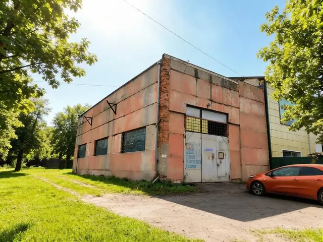 Нежилое помещение, площадь: 200,3 кв. м, одновременно с земельным участком по адресу: Курганская область, Кетовский муниципальный округ, с. Кетово, ул. Молодежная, стр. 1 Б, пом. 2