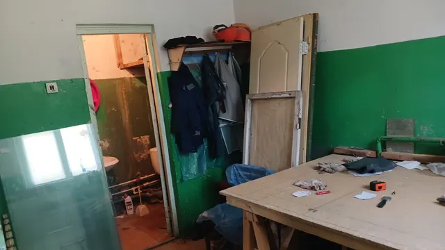 Нежилое помещение площадью 25,8 кв.м., с кадастровым номером 31:06:0323001:2008, расположенное по адресу: Белгородская обл., г. Старый Оскол, микрорайон Рудничный, д. 13.