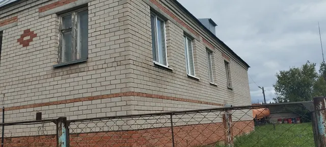 Имущественный  комплекс с земельным участком (кадастровый номер 16:03:000000:1337, площадь 13059 кв.м.), нежилое здание конторы (кадастровый номер 16:03:070601:698, площадь 160,5 кв.м.), нежилое здание КПП (кадастровый номер 16:03:070601:700, площадь 4,8 кв.м.), нежилое здание гараж (кадастровый номер 16:03:070601:699, площадь 1225,7 кв.м.), расположенный по адресу:РТ, м.р-н Аксубаевский, с.п. Новоаксубаевское, кв-л 000000, 1.