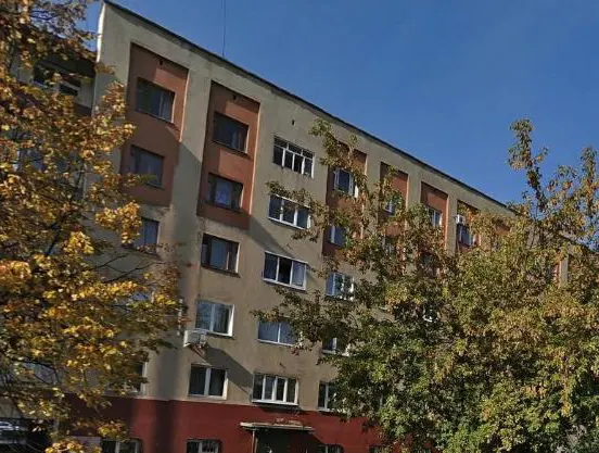 Доля в праве общей долевой собственности (1/3 доли) на двухкомнатную квартиру, назначение – жилое, площадь 52,5 кв. м, этаж № 3, кадастровый номер 18:26:010639:419,  местонахождение: Удмуртская Республика, г. Ижевск, ул. Свободы, д. 167, кв. 7.