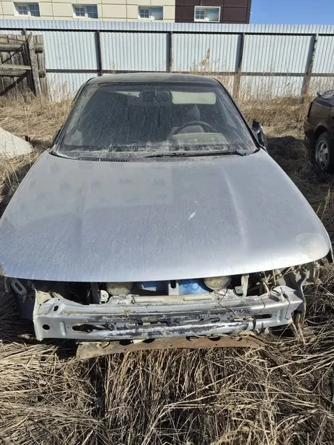Автомобиль марки ВАЗ 21102 с г/н К379ЕУ14, 2003 г.в., двигатель 0930192, цвет - светло-серебристый металл, с номером ПТС 63КР866127, Паспорт транспортного средства отсутствует, ключи транспортного средства отсутствуют (у ТС имеются повреждения передней части, пассажирская дверь передней части разбита, вмятины по кругу, разбиты стоп-фары)