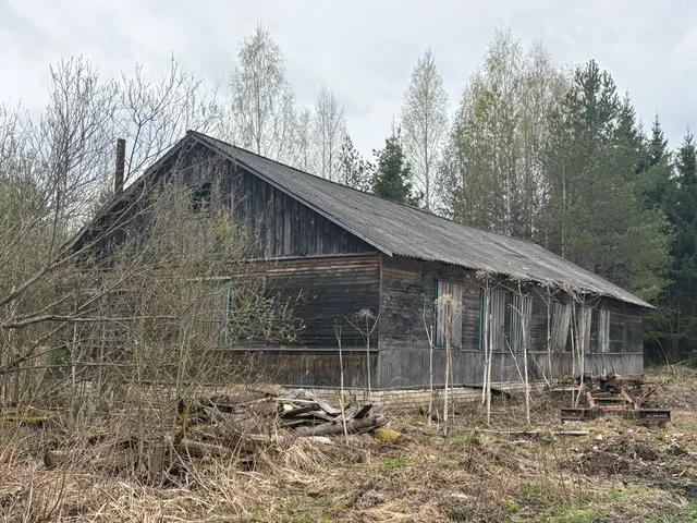 Продажа недвижимого имущества - одноэтажное здание (контора (общежитие)), кадастровый номер 44:11:080204:181 и земельного участка под ним с кадастровым номером 44:11:080204:178, месторасположение:157420,  Костромская область, Межевской район, село Георгиевское, улица Колхозная, д. 59
