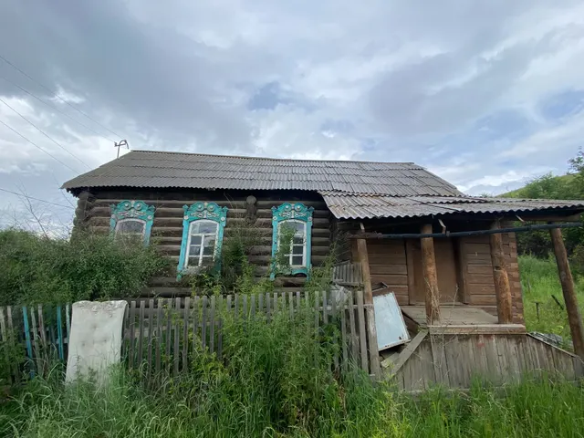Жилой дом, назначение: жилой дом, 1 этаж (в т.ч. подземных 0), площадь 57 кв.м., к/н 75:16:310247:18, по адресу: Забайкальский край, р-н Петровск-Забайкальский, г. Петровск-Забайкальский, ул. Вокзальная, дом 16, расположенный на земельном участке, категория земель: земли населенных пунктов, виды разрешённого использования: для индивидуального жилья, кадастровый номер 75:16:310247:9, площадь 1206 кв.м