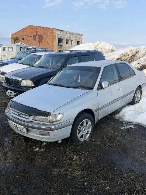 Автомобиль марки "Toyota Corona Premio" г/н В535ХЕ27 и связка ключей.По выписке тс № кузова ST2100009596,цвет серый
