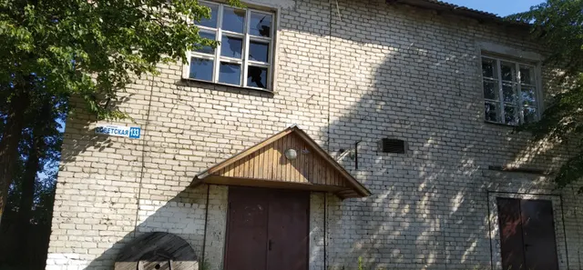 Здание, дом культуры, площадью 621,5 кв. м. с земельным участком