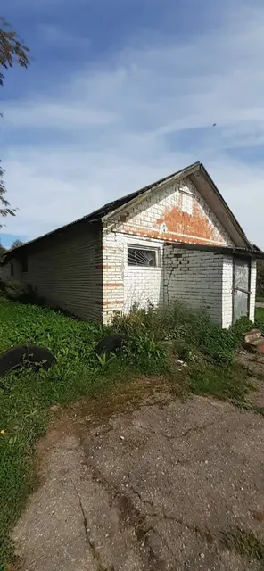 Продажа нежилого здания  площадью 71,2 кв.м.,этажность - 1,назначение - нежилое, материал стен – кирпич,год постройки – 1975,кадастровый номер: 52:31:0010009:656 одновременно с  земельным участком,площадью 155 кв.м.,категория земель:земли населенных пунктов,назначение:под производственную базу (магазин),кадастровый номер: 52:31:0010009:220, расположенных по адресу:Нижегородская область, р-н Большемурашкинский, с.Карабатово, ул Молодежная, д 1 а, находящихся в муниципальной собственности