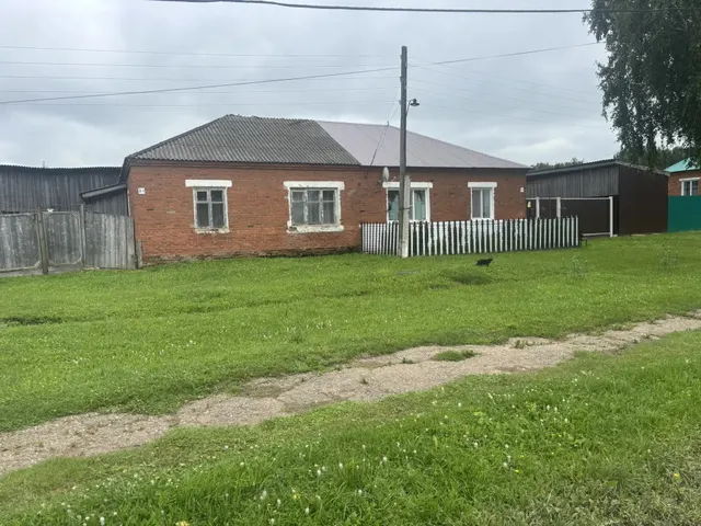 Земельный участок (с расположенным на нем жилым домом)