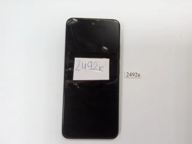 Мобильный телефон марки Xiaomi HyperOS Redmi note 12s