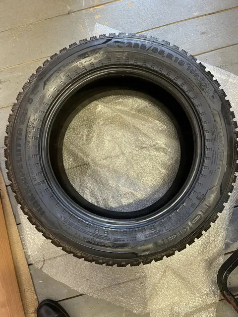 Автомобильная зимняя шина Nokian HKPL (Hakapeliitta sport utility 5) 255/55 R18