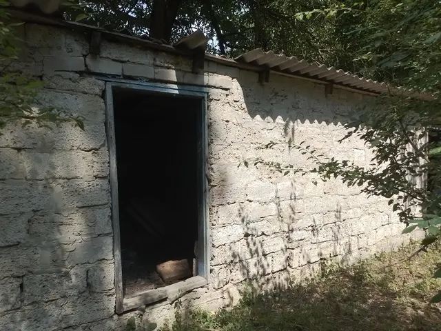 Здание, местоположение: Ставропольский край, Александровский район,  п. Дубовая Роща, ул. Лесная, д. 3, кадастровый номер: 26:18:040421:31, назначение – нежилое, площадь: 121,3 кв. м. Здание, местоположение: Ставропольский край, Александровский район, п. Дубовая Роща, ул. Лесная, д. 3, кадастровый номер: 26:18:040421:32, назначение – нежилое, площадь: 38,5 кв. м. Здание,местоположение: Ставропольский край, Александровский район,  п. Дубовая Роща, ул. Лесная, д. 3, кадастровый номер: 26:18:040421