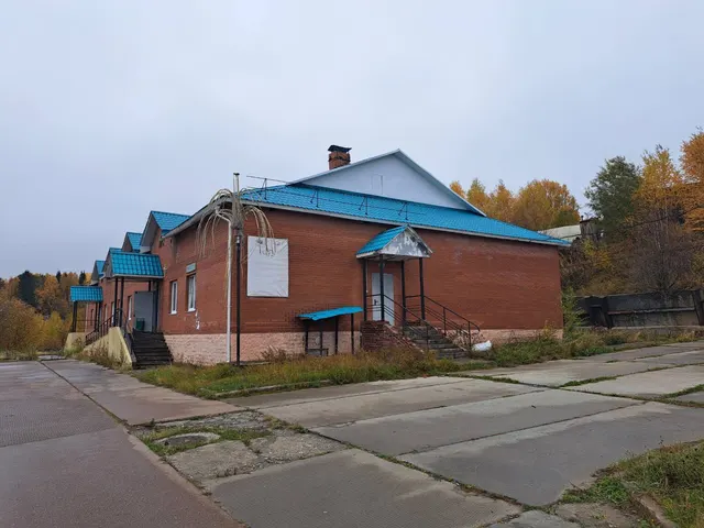 нежилое помещение, общей площадью 511,1 кв.м., в здании, расположенном по адресу: Ханты-Мансийский автономный округ – Югра, Октябрьский район, пгт. Октябрьское, ул. Сенькина, д. 1А, пом. 1, кадастровый номер 86:07:0103008:5047