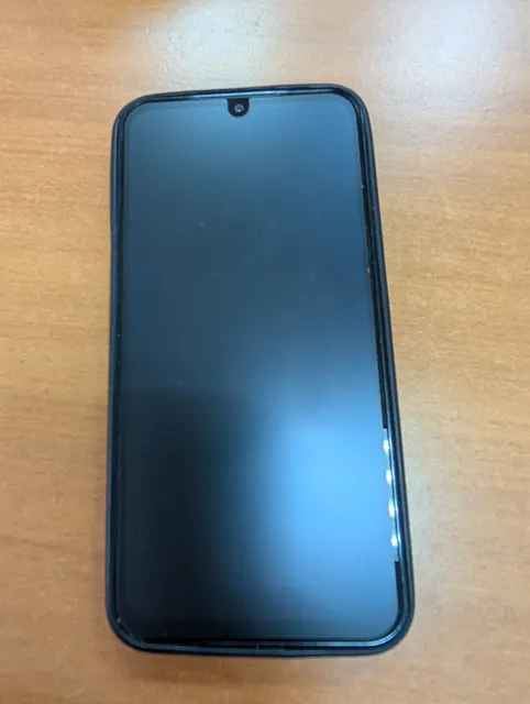 Мобильные телефоны Samsung и Honor (2 шт.) (в качестве годных остатков)