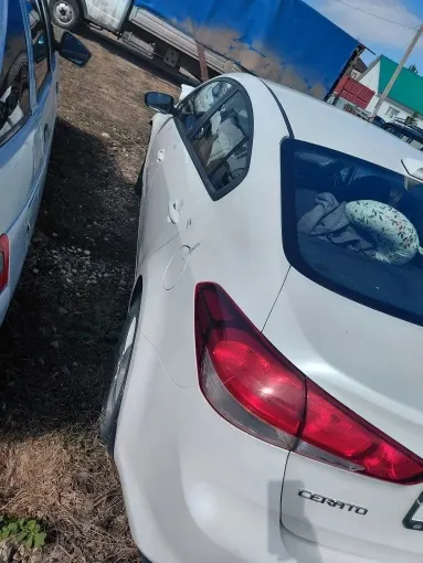 Автомобиль марки  KIA YD (CERATO,FORTE) (086)