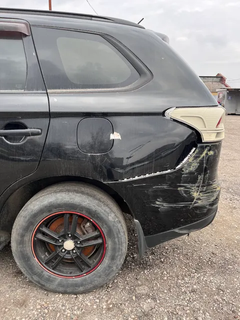 Имущество должника Улитина Д.В.: транспортное средство Mitsubishi Outlander, марки универсал, год выпуска 2013, VIN Z8TXTGF2WDM028999, г/н A870AУ126, номер кузова (прицепа) Z8TXTGF2WDM0289992, ограничения: запреты на регистрационные действия, адрес: Ставропольский край, г. Минеральные Воды, пр-кт 22 Партсъезда, 134. Начальная продажная цена 555 050 рублей. Сумма задатка 85 000 рублей.