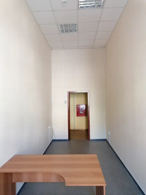 Нежилое помещение площадью 14,0 кв. м, расположенное в здании, являющемся объектом культурного наследия федерального значения «Здание гимназии, где в 1851-1853 гг. преподавал писатель-революционер Чернышевский Николай Гаврилович. Здесь в 1858-1863 гг. учился физик-электротехник Яблочков Павел Николаевич»