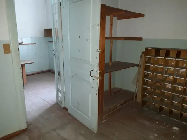 служебные помещения с   кадастровым номером 09:10:0060101:92 по адресу: Карачаево-Черкесская Республика, г. Карачаевск, ул. Мира, д. 10