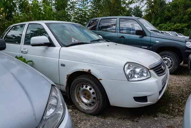 Легковой автомобиль марка, модель ТС: марка, LADA, 217030, 2011 года выпуска, идентификационный номер (VIN) – XTA217030C0334911, модель, № двигателя: 21126, 2820537, цвет кузова: белый.