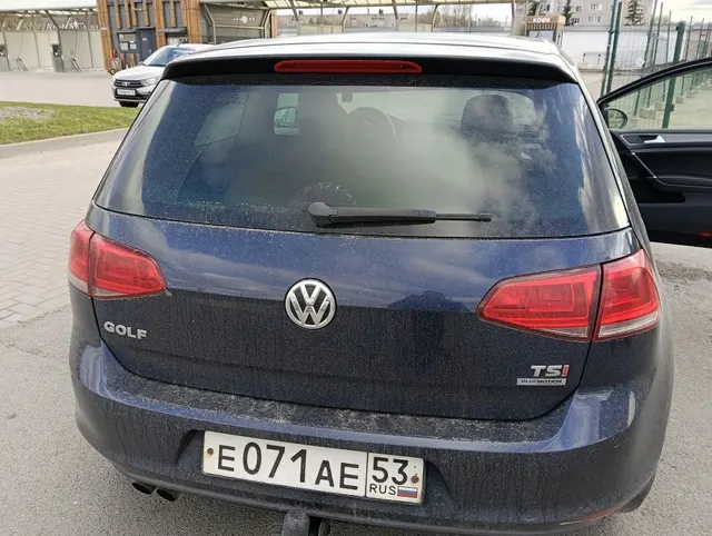 Лот № 2. Легковой автомобиль Volkswagen Golf, 2013 года выпуска, государственный номер Е071ЕА53, идентификационный номер (VIN) WVWZZZAUZEW001596, номер кузова (прицепа) WVWZZZAUZEW001596, номер двигателя 001004, модель двигателя CXS, объём двигателя – 1395 куб см, мощность двигателя – 90 кВт, мощность двигателя – 122 л.с., тип коробки передачи – АКПП. Местонахождение: Новгородская область, г. Великий Новгород, ул. Свободы, д. 11. Должник (собственник) – Околов Геннадий Владиславович