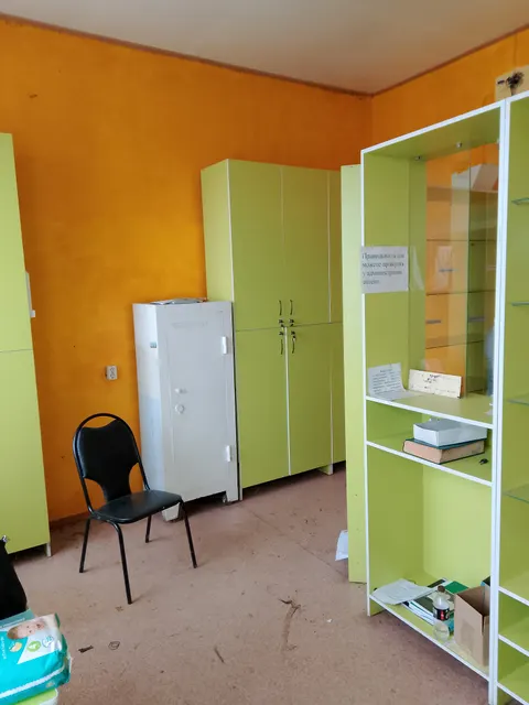 часть административного здания (аптечного пункта), общей площадью 32,7 кв.м., кадастровый номер: 13:10:0302001:687, расположенного по адресу: Республика Мордовия, Ичалковский район, с. Береговые Сыреси, д. № 7А