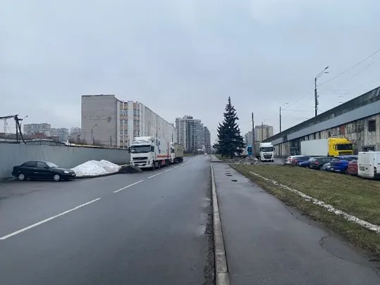 Движимое имущество казны Санкт-Петербурга:- алюминиевый лом, весом 190 кг, реестровый номер 0025КДЗ005097;- стальной лом, весом 1 300 кг, реестровый номер 0025КДЗ005098;- сэндвич панели, весом 448 кг, реестровый номер 0025КДЗ005099