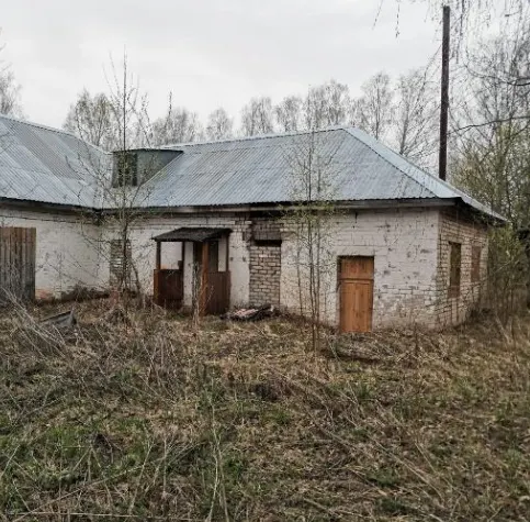 Нежилое здание, земельный участок
