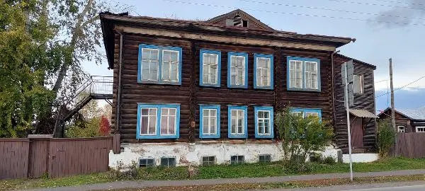 Нежилое здание, кадастровый номер 24:47:0010303:144 с земельным участком, кадастровый номер 24:47:0010303:381