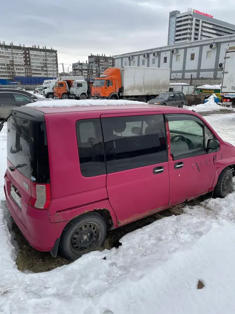 Легковой автомобиль универсал HONDA Mobilio, 2002г.в., г/н C550EУ138, VIN отсутствует, номер кузова GB11021882, номер двигателя 2044459, цвет красный. Начальная цена продажи 142 800 руб. Задаток 21440 руб.