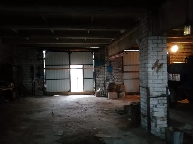 Земельный участок, кадастровый номер 12:13:0990113:7, с расположенными на нем объектами недвижимости: ветстанция, назначение - нежилое, площадь - 359,7 кв. м, 1-этажное (в том числе подземных этажей - 0), кадастровый номер 12:13:0990113:388; здание для патологического вскрытия и утилизации, назначение - нежилое,  площадь - 11,3 кв. м, 1-этажное (в том числе подземных этажей - 0),  кадастровый номер 12:13:0990113:838, местоположение:Респ. Марий Эл, Моркинский район,пгт Морки, ул. Советская, д. 69