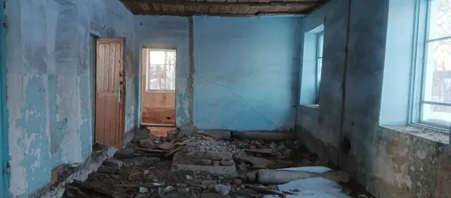 Нежилое здание (1963 года, кирпичное, одноэтажное, площадью 163,1 кв.м,  кадастровый номер 72:06:0101005:67) с земельным участком (площадью 4054 кв.м, кадастровый номер 72:06:0101005:169)тю