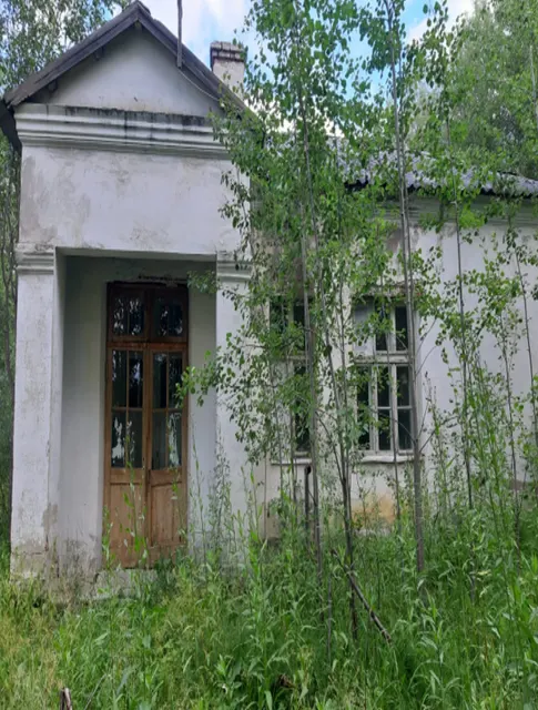 Государственное имущество, находящееся в собственности Республики Коми, расположенное по адресу: Республика Коми, г. Сосногорск, пгт. Войвож, ул. Больничная, д. 4а, строен. 2,  с земельным участком
