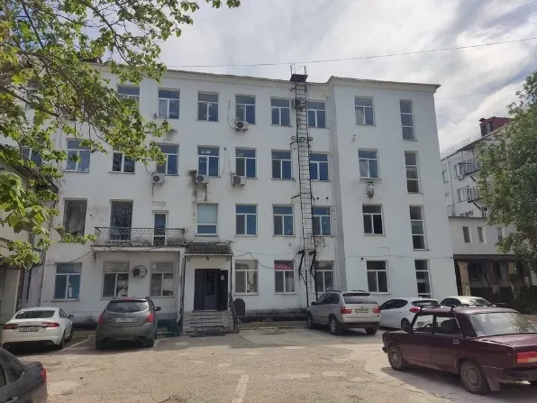 аренда нежилого помещения №20, площадью 10,0 кв. м., расположенного на третьем этаже в пределах нежилого помещения с кадастровым номером 90:19:010102:120, расположенного по адресу: Республика Крым, г. Керчь,  ул. Кирова, 11, общей начальной минимальной стоимостью 6 967 (шесть тысяч девятьсот шестьдесят семь) рублей 21 копейка арендной платы в месяц (без учета НДС), сроком на 11 (одиннадцать) месяцев
