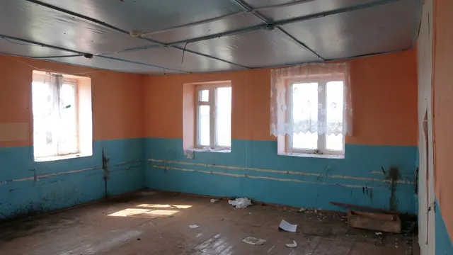 Здание школы с земельным участком под зданием, кадастровый номер земельного участка 55:15:090301:81, расположенные по адресу: Омская область, Называевский район, аул Кирей, ул. Абая, д. 22