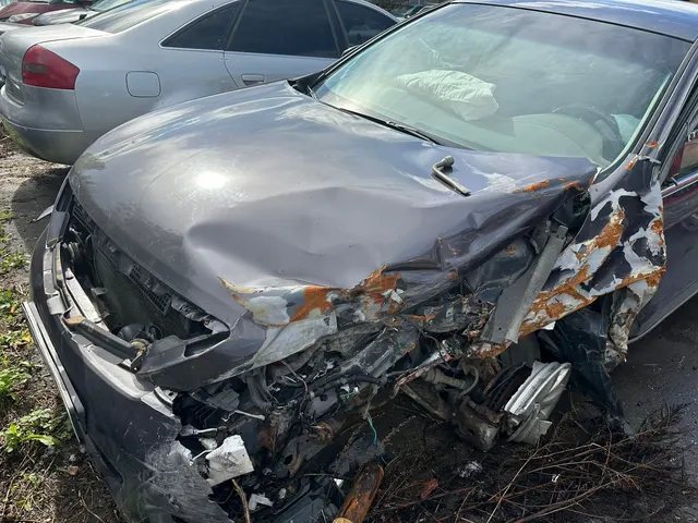 Автомобиль Nissan Teana, 2011 г.в., г/н С561РН777, VIN Z8NBBUJ32BS013141; автомобиль Мазда Трибут, 2004 г.в., г/н Н108УТ33, VIN JMZСZ94195KM17913 (Реализация по прямому назначению).