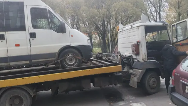 Повторные. Лот № 2. Автобус Фиат DUCATO, 2011 года выпуска, государственный номер Е952КТ53, идентификационный номер (VIN) Z7G244000BC033933. Местонахождение: Новгородская область, р-н Новгородский, РП Панковка, ул. Индустриальная д. 21 стр. 1. Должник (собственник) – Ярошенко Михаил Викторович.