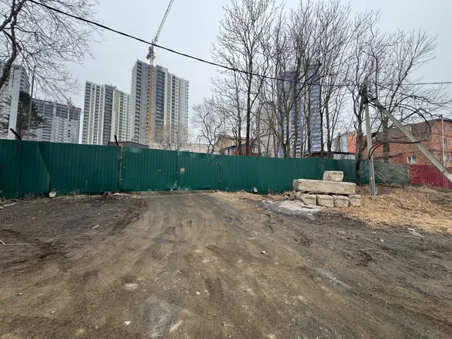 Право заключения договора купли-продажи особо ценного движимого имущества: забор металлический (инвентарный номер 41011200002883), расположенный по адресу: г. Владивосток, ул. 2-я Поселковая, 1а