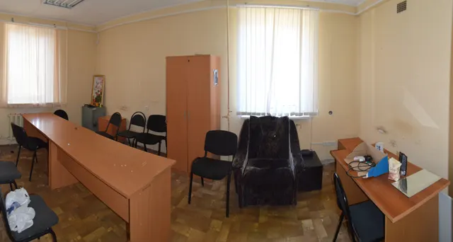 Встроенное помещение общей площадью 183 кв. м. с кадастровым номером  53:22:0011567:207, РНФИ П13540000498, расположенное по адресу: Новгородская область, Боровичскийр-н,г. Боровичи, наб. 60 лет Октября, д. 7, пом. 5-Н