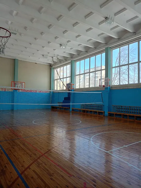 Нежилое помещение (спортивный зал) площадью 293,8 кв.м, расположенное на 1 этаже здания школы по адресу: г. Кемерово,                  ул. Институтская, 20. Целевое назначение: для занятий обучающимися физической культурой и спортом (для проведения занятий по мини-футболу). Режим использования: 5 часов в неделю (понедельник, среда с 19:00 до 21:00, пятница с 19:00 до 20:00).