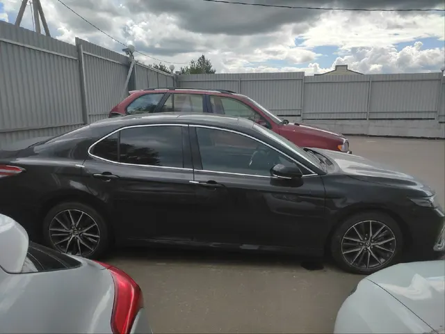 TOYOTA CAMRY, 2023 года выпуска, идентификационный номер (VIN): LVGBC74KXPG246556, № кузова (прицепа): LVGBC74KXPG246556, шасси (рамы): отсутствует, мощность двигателя 206,7 л.с., 152 кВт, объем двигателя: 2487 куб.см, цвет: черный, гос. номер В245МР77
