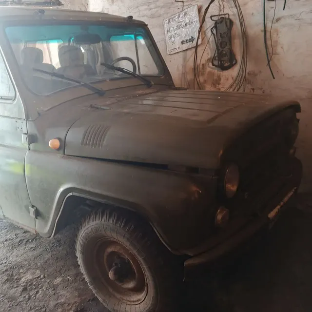 Транспортное средство Идентификационный номер (VIN)  XTT31514230546162 Марка, модель ТС УАЗ-315142 Наименование (тип ТС) Легковой А/М Категория ТС (А, В, С, D, прицеп)  -ВС Год изготовления ТС 2003 Модель, N двигателя ЗМЗ-40210L № 30033367 Шасси (рама) N  31510030562037 Кузов (кабина, прицеп)  № 31514030013531 Цвет кузова (кабины, прицепа) Защитный Мощность двигателя, л.с. (кВт) 74 (54,4) Рабочий объем двигателя, куб.см. 2445 Тип двигателя Бензиновый Разрешенная максимальная масса, кг 2500 Масса