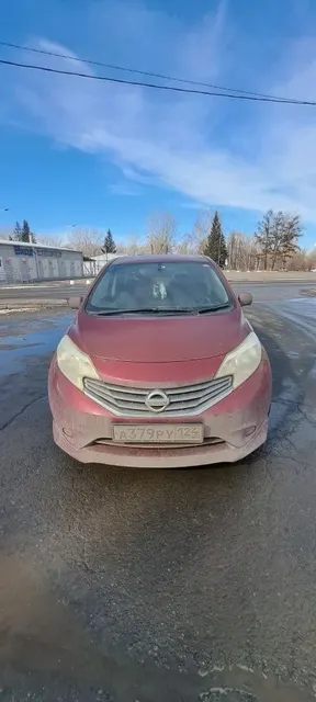 Легковой автомобиль комби (хэтчбек) NISSAN NOTE, 2013г.в., г/н A379РУ124, VIN Е12-178445, номер кузова Е12-178445, номер двигателя HR12243919A, цвет красный. Начальная цена продажи 462 400 руб. Задаток 69370 руб.