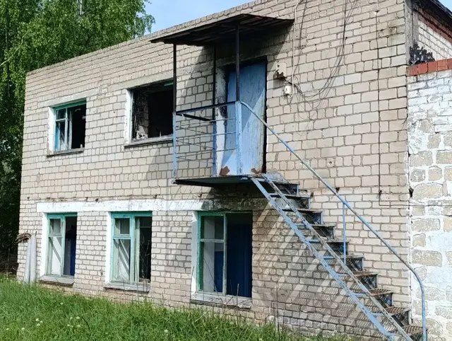 Лот №2. Нежилое здание, котельная, площадь: 381,1 кв.м, количество этажей: 2, кадастровый номер 59:29:0470002:587. Адрес объекта: Пермский край, Осинский район, с. Крылово, ул. Спортивная, д.14, с земельным участком общей площадью 1456 кв. м, кадастровый номер 59:29:0470002:448, адрес: край Пермский, р-н Осинский, с. Крылово, ул. Спортивная, дом 14.