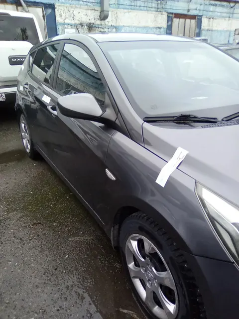 Автомобиль марки ХЭНДЭ Солярис, г.р.з. К 694 УУ 186, 2015 г.в., VIN: Z94CU51CBFR127715 ТС обременено ЗАЛОГОМ. По общему правилу при переходе права собственности залог сохраняется в соответствии со ст. 353 ГК РФ; приобретатель имущества приобретает права и несет обязанности залогодателя. Риски, связанные с сохранением залога и возможностью обращения взыскания на предмет залога, несет приобретатель. ТС имеет ограничения ФССП на регистрационные действия (ключи и документы отсутствуют)