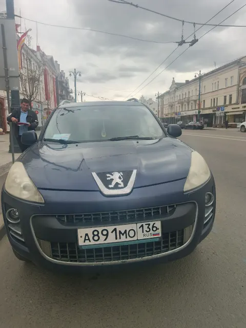 PEUGEOT 4007